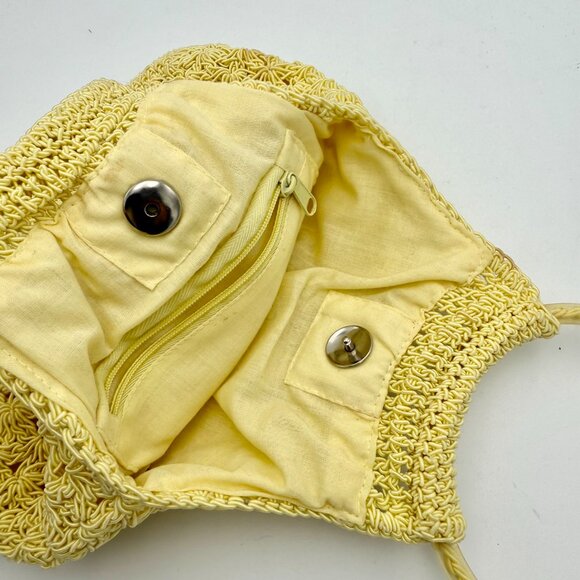 Vintage style 1960s Yellow crocheted Handbag - Picture 3 of 7